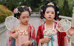 宝宝才三根手指就这么疼